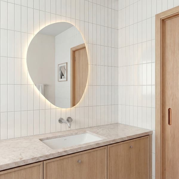 Espelho para Banheiro Orgânico com LED Bivolt 60x80cm Orgânico Dna Lustres